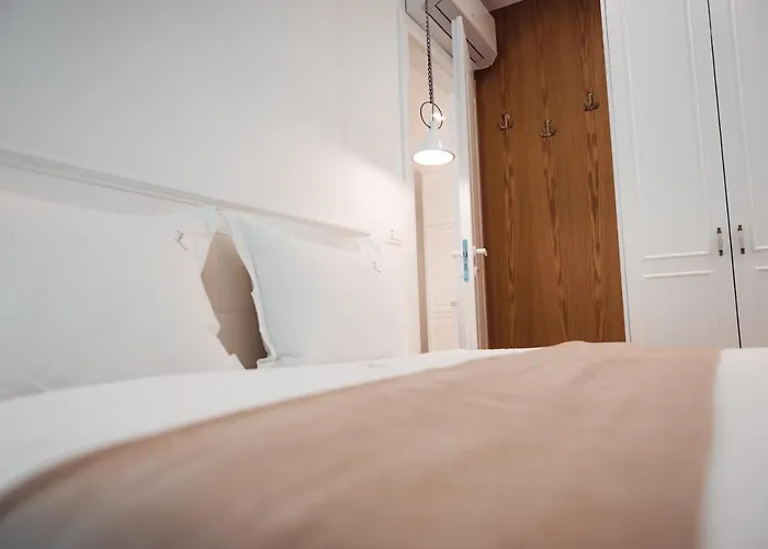 Tam Skanderbeg Square Center No4 * Тирана